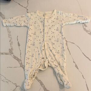 Quincy Mae Cream Star Pattern Footie